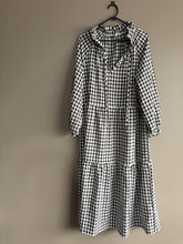Load image into Gallery viewer, Heidi Frank Green/White Check Dress (10)
