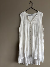 Load image into Gallery viewer, CLOS White Button Up Dress (18)

