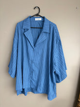 Load image into Gallery viewer, The Lullaby Club Blue Crepe Shirt (L/XL 18-22)
