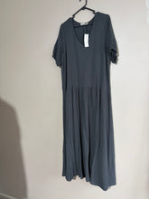 Load image into Gallery viewer, Dear Sutton Midi Dress BNWT (10-12)
