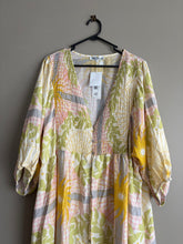 Load image into Gallery viewer, Vine Apparel Finn Midi Dress (20 BNWT)
