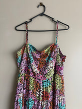Load image into Gallery viewer, Charlo Floral Maxi (10-12)
