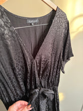 Load image into Gallery viewer, Isla Maree Leopard Midi Dress (02 18-20)
