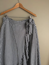 Load image into Gallery viewer, Friday Flamingo Gingham Skirt (04)
