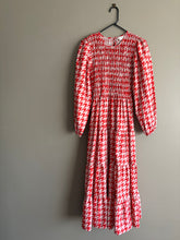 Load image into Gallery viewer, Dear Sutton Red Houndstooth Midi Dress (12)
