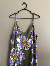 Load image into Gallery viewer, Elm Lilac Floral Slip Dress (14)
