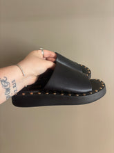 Load image into Gallery viewer, Siren “York” Leather Slide (39)
