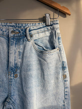 Load image into Gallery viewer, Kusabi Denim Jeans (30/10)
