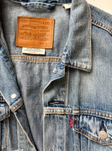 Load image into Gallery viewer, Levi’s Denim Jacket (L 12-16)
