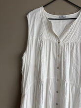 Load image into Gallery viewer, CLOS White Button Up Dress (18)
