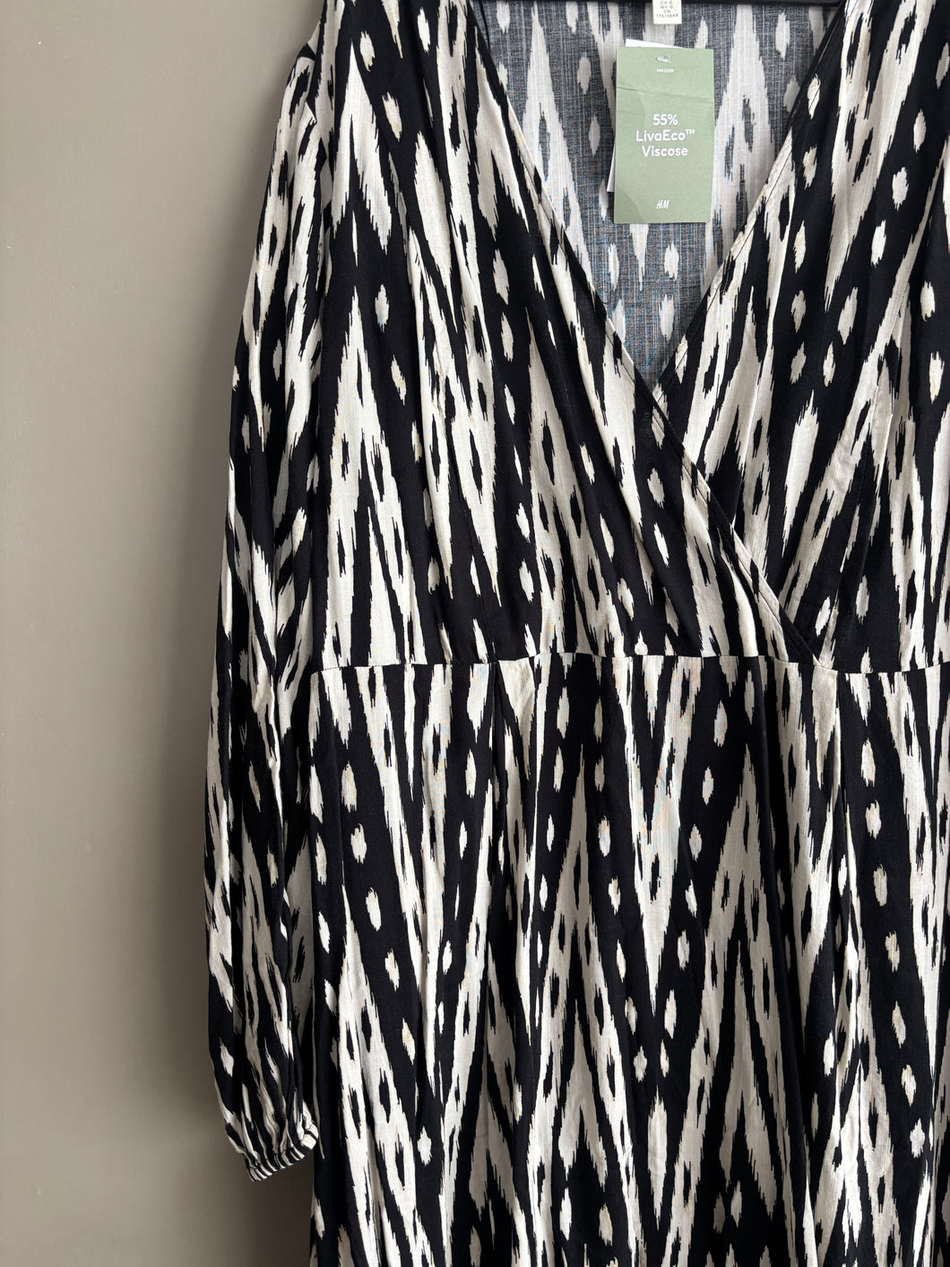 H & M Black Geo Dress (L)