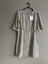 Load image into Gallery viewer, Atmos &amp; Here Beige Pebble Dress (8-10)
