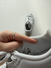 Load image into Gallery viewer, White AF1 Nike (US 7 UK 6 EUR 40 25CM)
