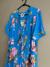 Load image into Gallery viewer, Jaase Blue Floral Mini (XS)
