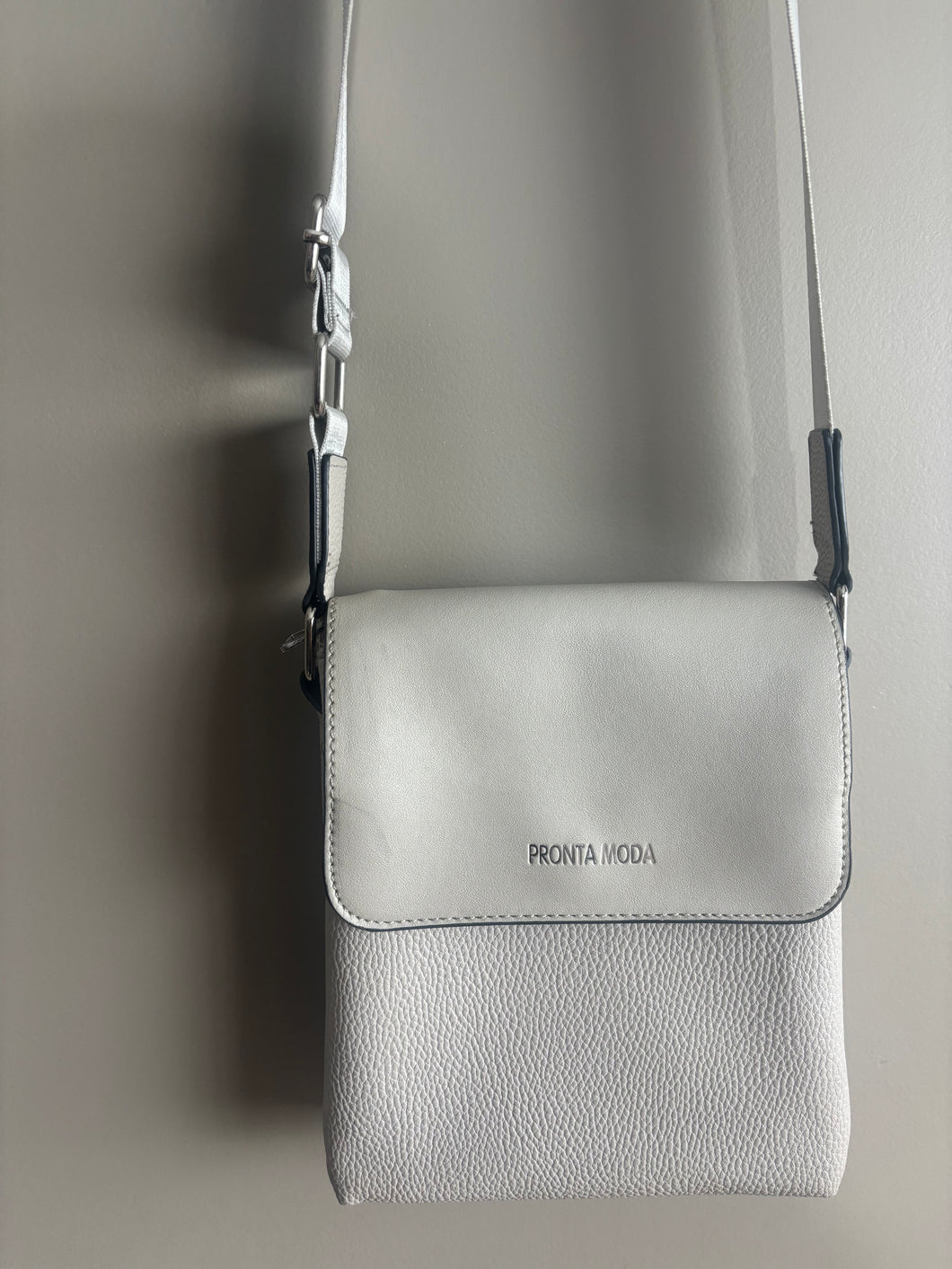 Pronta Moda Handbag