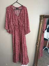Load image into Gallery viewer, Mink Pink Maxi Dress (L)
