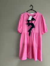 Load image into Gallery viewer, Heidi Frank Navy/Pink Bow Dress (10)
