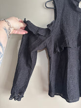 Load image into Gallery viewer, Decjuba Black Cold Shoulder Top (12/14)
