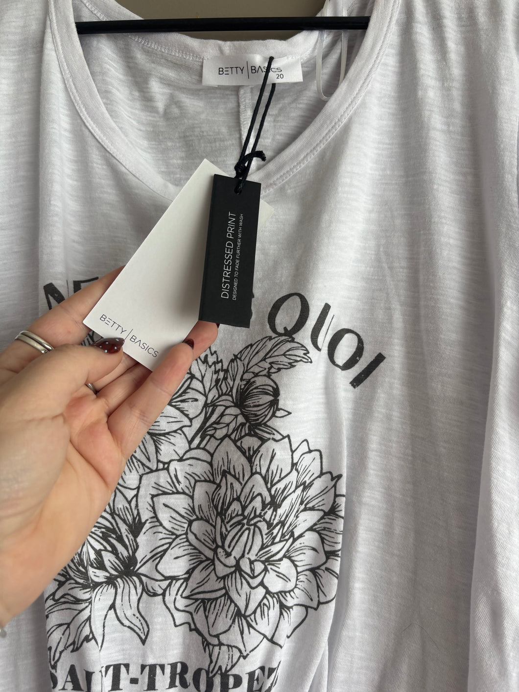 Betty Basics Graphic Tee (14/16/18) BNWT