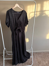 Load image into Gallery viewer, Isla Maree Leopard Midi Dress (02 18-20)
