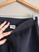 Load image into Gallery viewer, Beiged Black Knit Pant (M/L)
