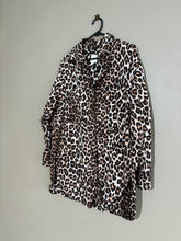 Load image into Gallery viewer, H &amp; M Cotton Leopard Shirt (M)
