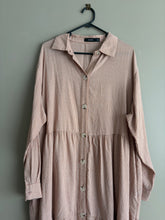 Load image into Gallery viewer, Nunui Gingham Dress (12-14)
