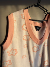 Load image into Gallery viewer, Thing Thing Floral Vest (8-12)
