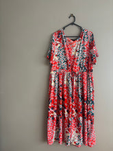 Load image into Gallery viewer, Thing Thing Floral Midi Dress (14/16)
