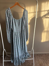Load image into Gallery viewer, Max Floral Sleeved Maxi (18-20)

