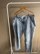 Load image into Gallery viewer, Just Jeans Tie Waist Jean (16)
