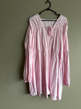 Load image into Gallery viewer, Pink Long Sleeve Dress (16-18)
