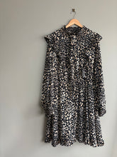 Load image into Gallery viewer, Stella Royal Leopard Dress (4/22)
