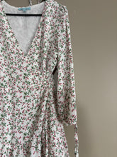 Load image into Gallery viewer, Mint Vanilla Ditsy Floral Dress (10)
