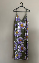 Load image into Gallery viewer, Elm Lilac Floral Slip Dress (14)
