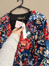 Load image into Gallery viewer, Friday Flamingo Amber Dress (2/16/18)
