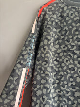 Load image into Gallery viewer, White Fox Leisure Leopard Crew (S 10-12)
