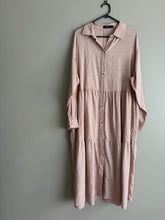 Load image into Gallery viewer, Nunui Gingham Dress (12-14)
