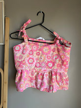 Load image into Gallery viewer, Heidi Frank Floral Crop (8)

