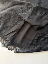 Load image into Gallery viewer, YH &amp; Co Black Lace Slip Skort (12)
