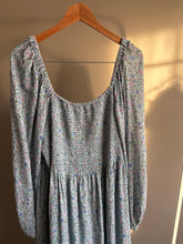 Load image into Gallery viewer, Max Floral Sleeved Maxi (18-20)
