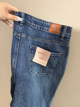 Load image into Gallery viewer, Stella Essentials Jeans (16)
