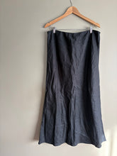 Load image into Gallery viewer, Aere Linen Bias Cut Skirt (16-18)
