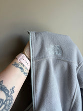Load image into Gallery viewer, The North Face Fleece (XL)
