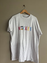 Load image into Gallery viewer, Vintage Mickey Tee (10-14) 🎄
