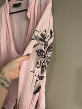 Load image into Gallery viewer, Annah Stratton Pink Embroidered Sleeve Boho Style Blouse (XL 14)
