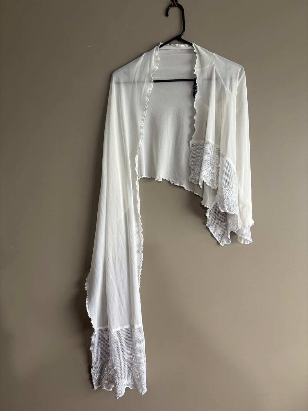 Annah Stratton White Mesh One Arm Shawl (One Size 10-16)