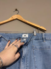 Load image into Gallery viewer, Just Jeans Wide Leg Jeans (22)
