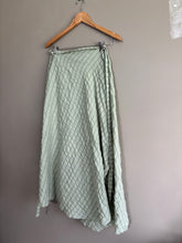 Load image into Gallery viewer, Diish Wrap Skirt (8-10)
